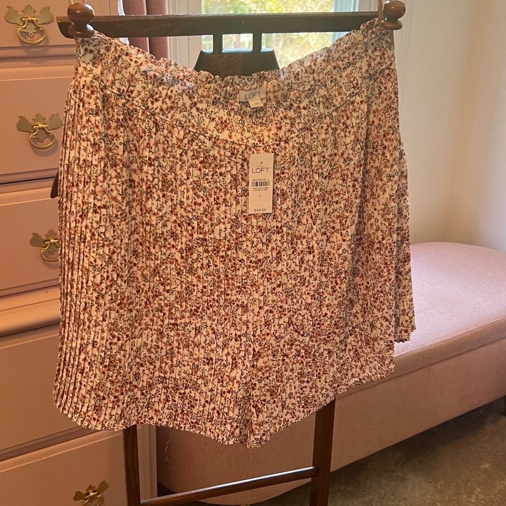 LOFT Multicolor Pleated Shorts